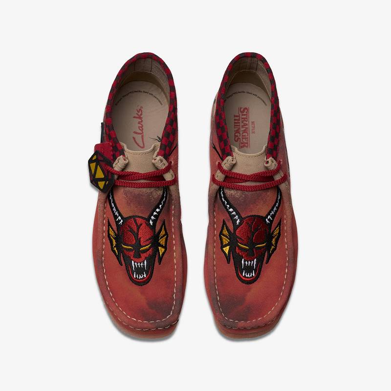 クラークス Stranger Things Wallabee Evo Mens 暗ブラウン | CLKS-84596