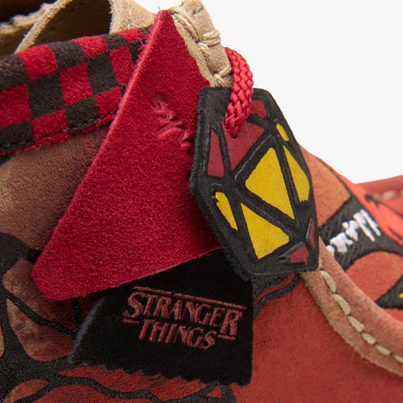 クラークス Stranger Things Wallabee Evo Mens 暗ブラウン | CLKS-84596